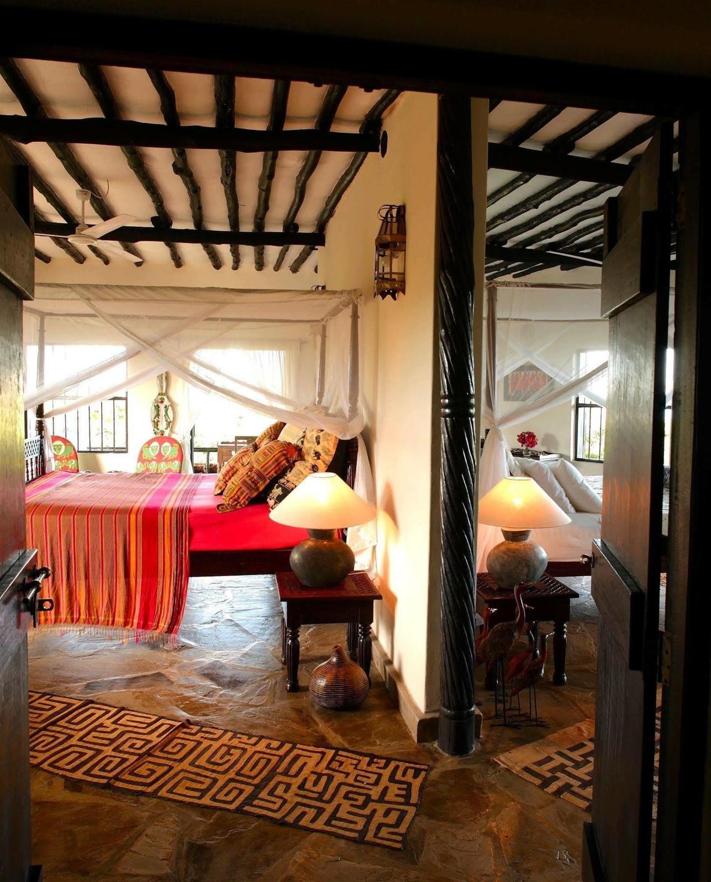 Kinondo Kwetu Hotel Diani Beach Exterior photo