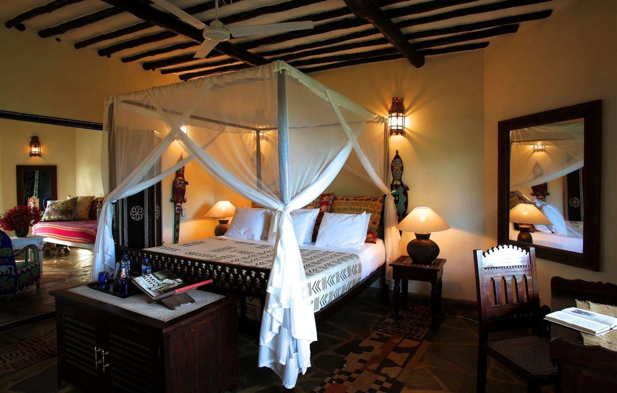 Kinondo Kwetu Hotel Diani Beach Exterior photo