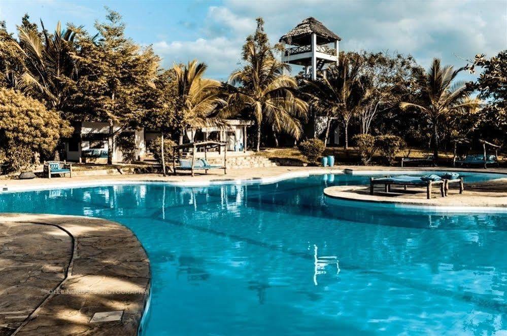 Kinondo Kwetu Hotel Diani Beach Exterior photo