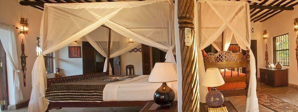 Kinondo Kwetu Hotel Diani Beach Exterior photo